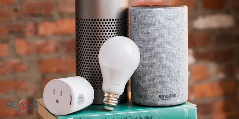 لامپ و پریز هوشمند به همراه اسپیکر و دستیار صوتی نقره ای 